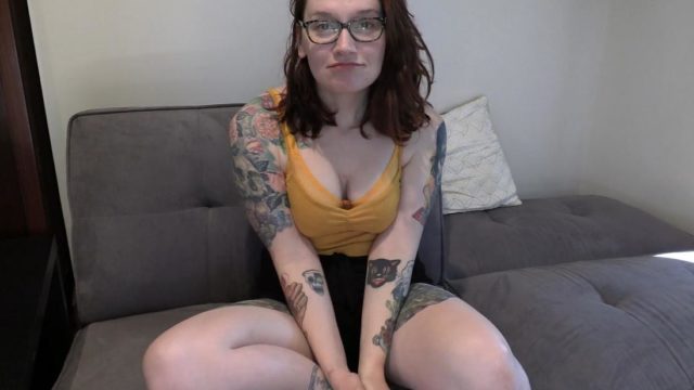 Bettie Bondage – Bettie Fucks a Fan