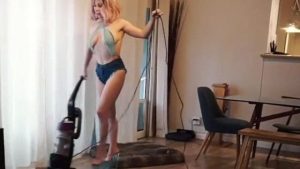 Goddess Fiona – I’ll Show You a MILF